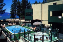 Royal Valhalla Motor Lodge pool